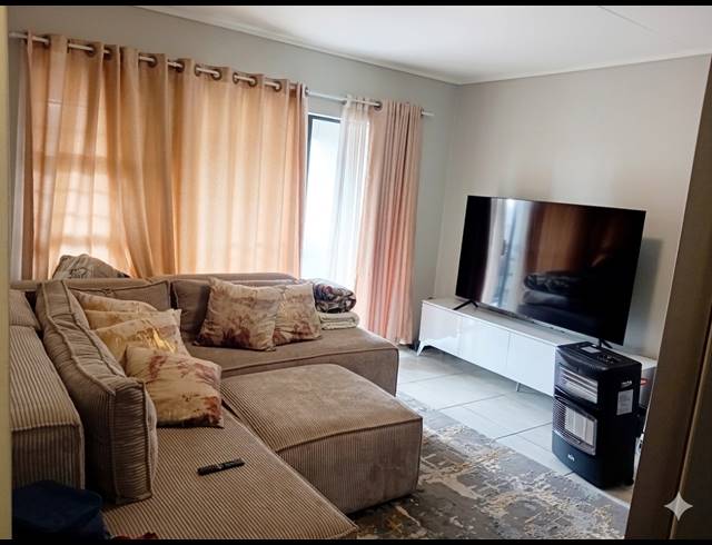 2 BEDROOM APARTMENT FOR SALE IN AMBERFIELD